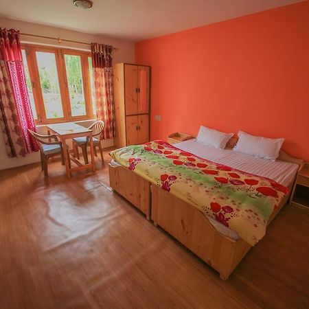 Tsetan Guest House Leh Eksteriør bilde