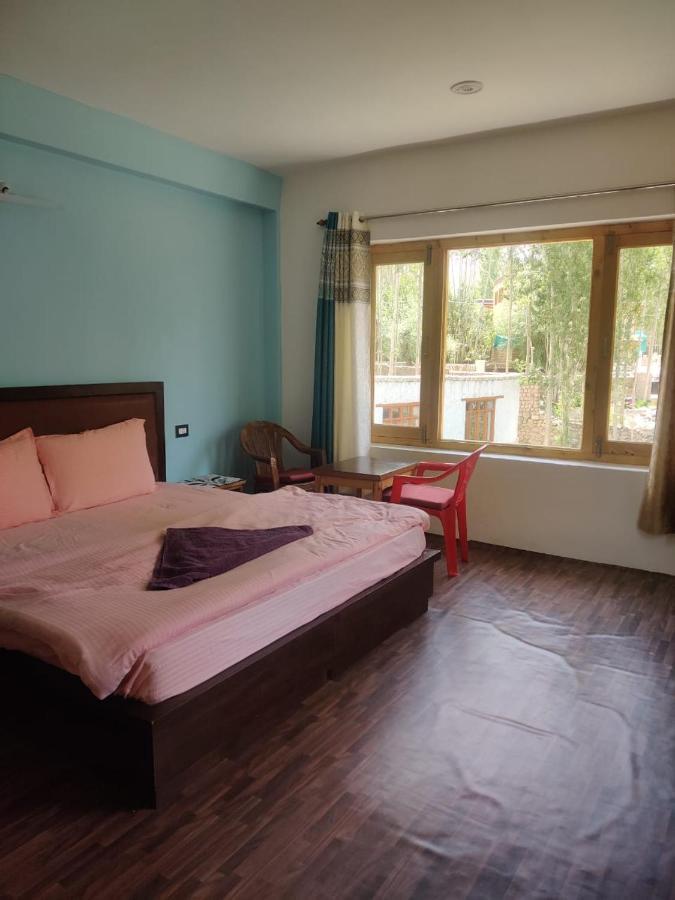 Tsetan Guest House Leh Eksteriør bilde