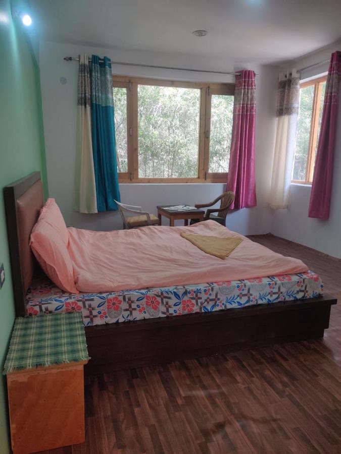 Tsetan Guest House Leh Eksteriør bilde