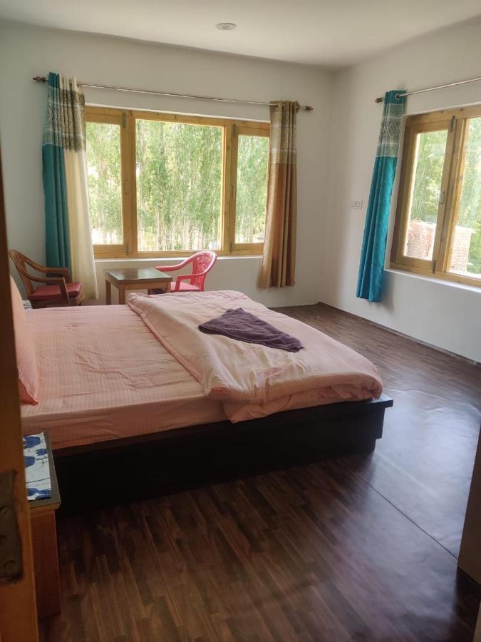 Tsetan Guest House Leh Eksteriør bilde