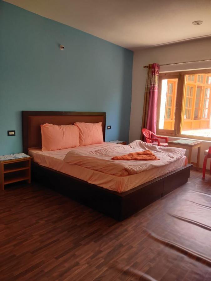 Tsetan Guest House Leh Eksteriør bilde
