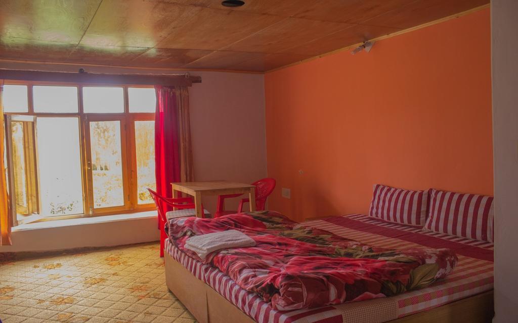 Tsetan Guest House Leh Eksteriør bilde