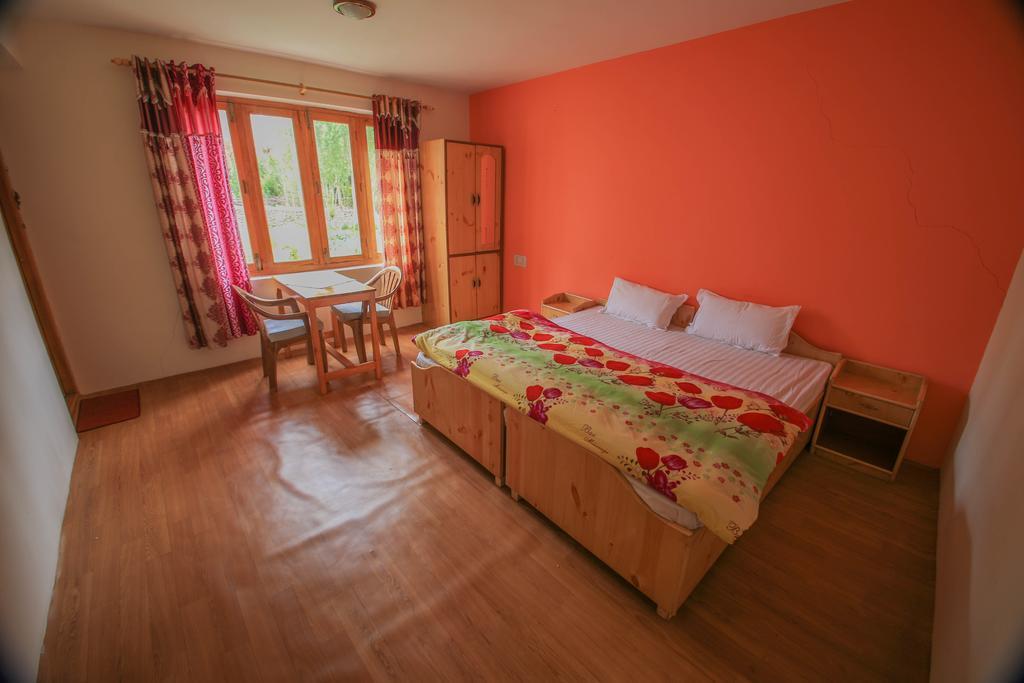 Tsetan Guest House Leh Eksteriør bilde