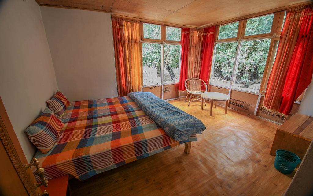 Tsetan Guest House Leh Eksteriør bilde