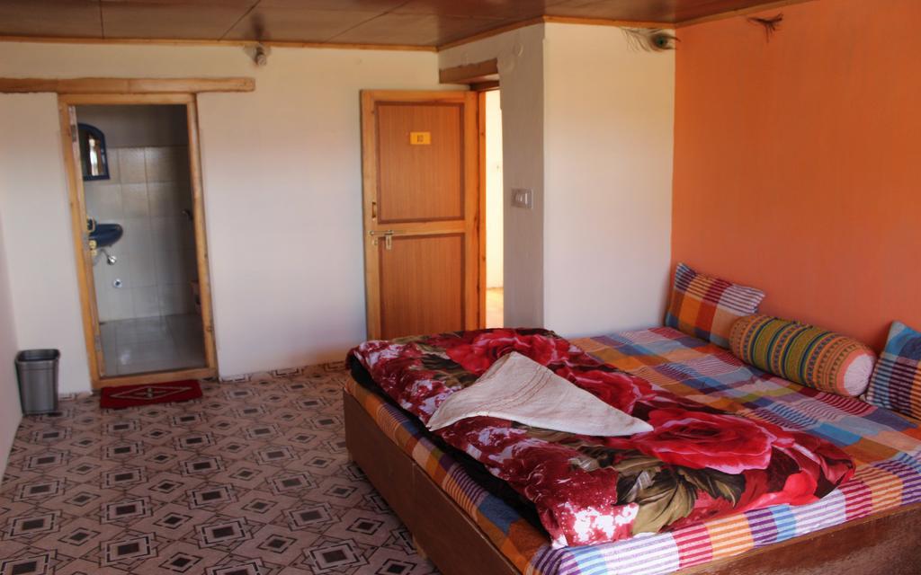Tsetan Guest House Leh Eksteriør bilde
