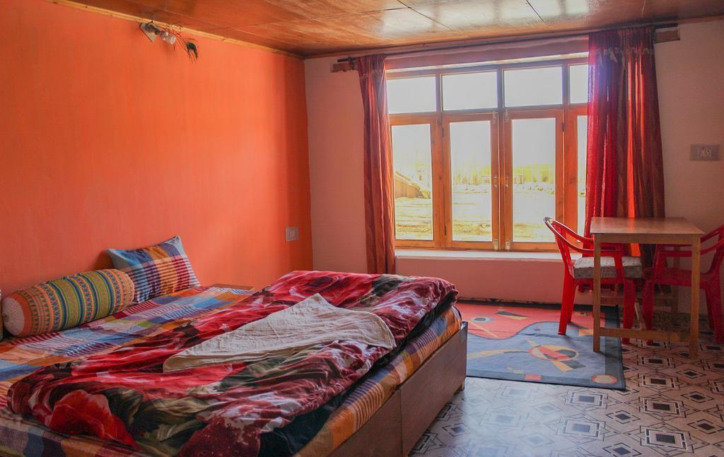 Tsetan Guest House Leh Eksteriør bilde