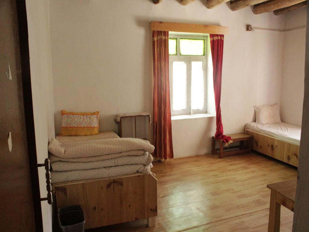 Tsetan Guest House Leh Eksteriør bilde